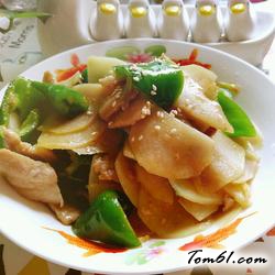 土豆片尖椒炒肉的做法
