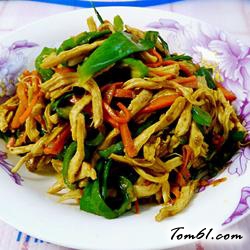 青椒胡萝卜炒鸡丝的做法