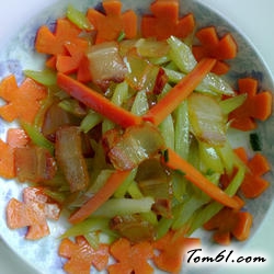 西芹炒腊肉的做法2