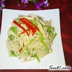 青椒炒豆腐皮的做法