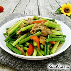 蒜苔炒鸭片的做法