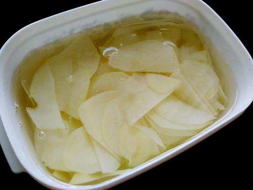 【土豆片尖椒炒肉】