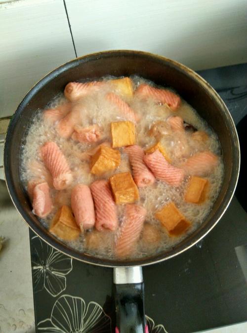 【菠菜烩丸子】