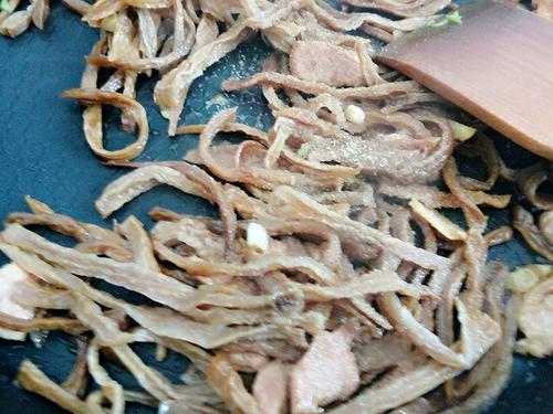 【肉炒萝卜干】