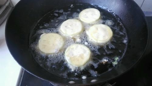 【香酥炸茄盒】