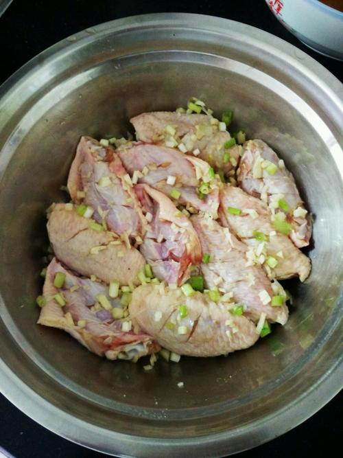【蒜香鸡中翅】