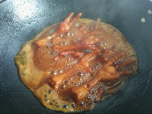 【秘制红烧鸡爪】