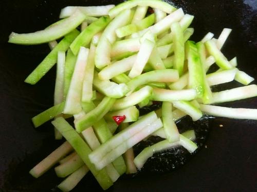 【西瓜皮炒鸡蛋】