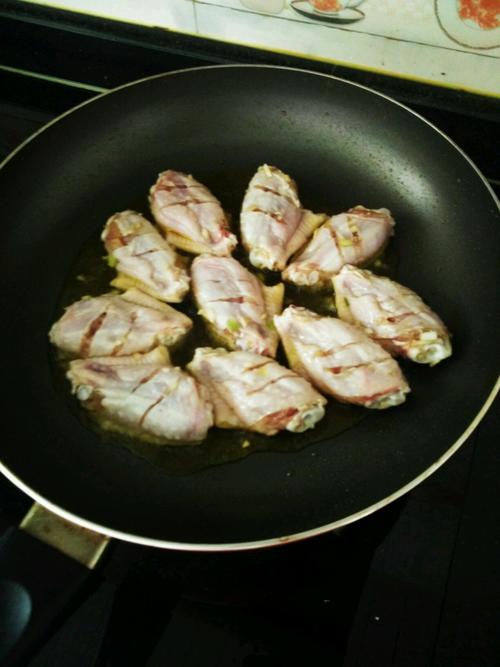 【蒜香鸡中翅】