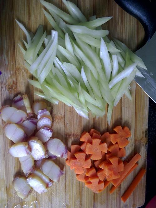 【西芹炒腊肉】