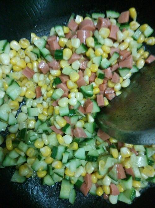 【火腿炒玉米】