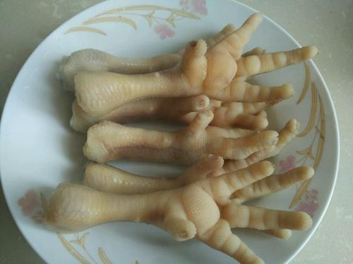 【秘制红烧鸡爪】