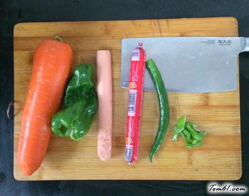 【胡萝卜火腿肠/宫子城】