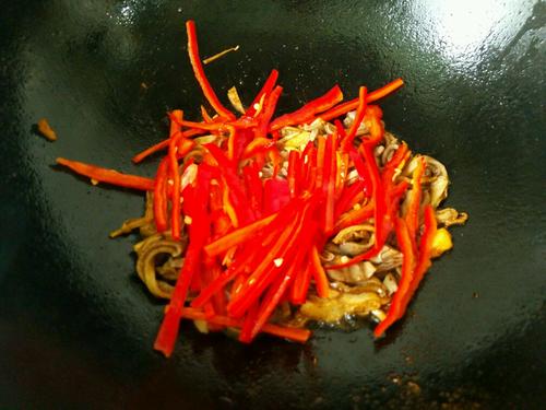 【红椒炒肚丝】
