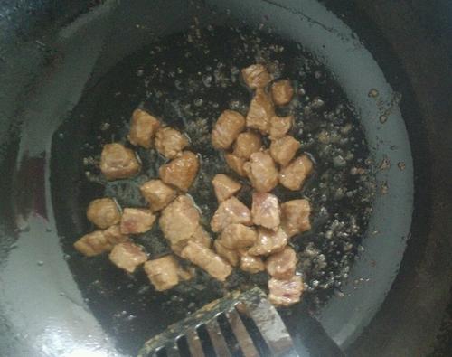 【黑椒牛肉粒】