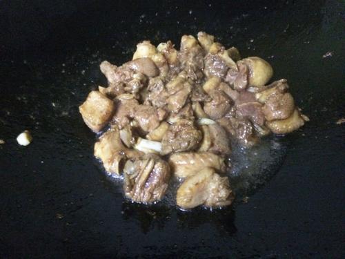 【白萝卜焖鸭肉】