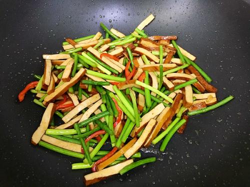 【香干炒蒜苔】