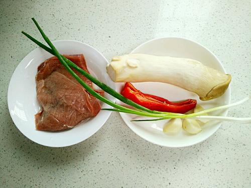 【杏鲍菇炒牛肉】