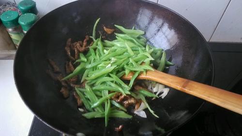 【芸豆角炒肉丝】