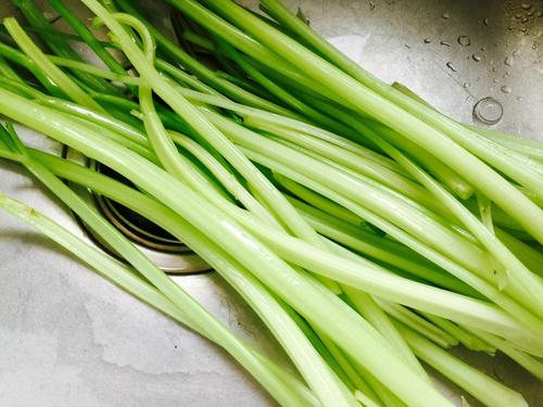 【牛肉炒芹菜】