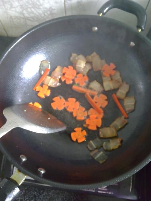 【西芹炒腊肉】