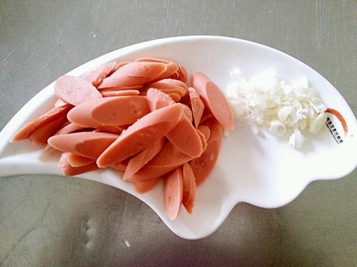 【火腿肠炒鸡蛋】