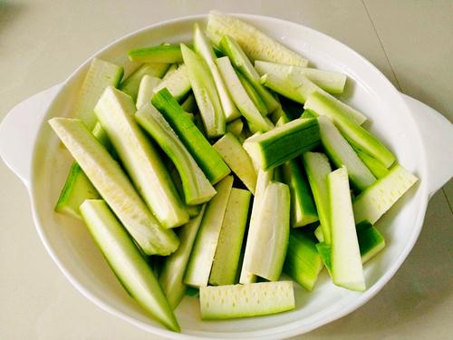 【 家常炒丝瓜】