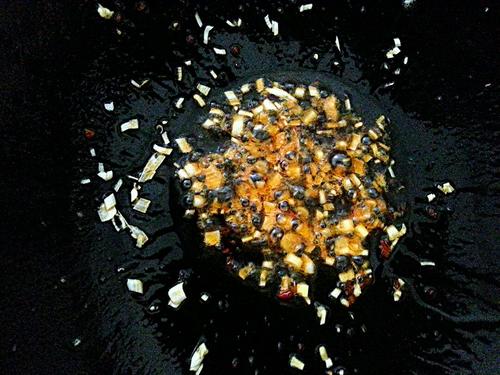 【火腿肠炒鸡蛋】