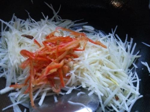 【酸辣土豆丝】