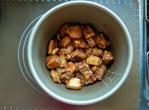 【高压锅炖排骨】