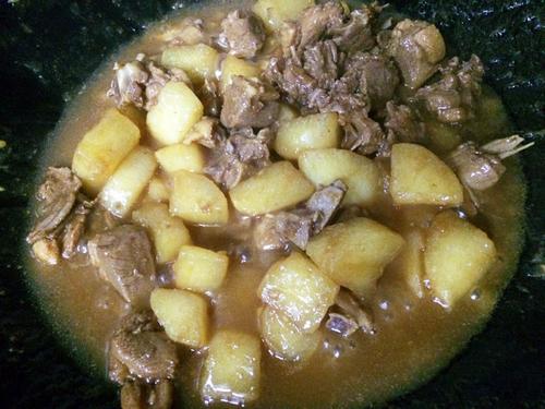 【白萝卜焖鸭肉】