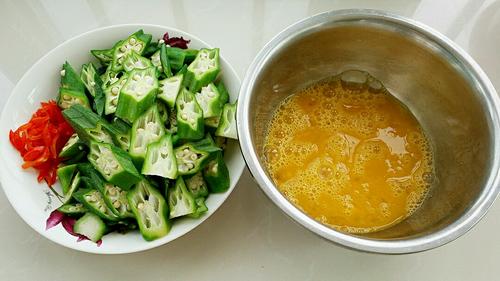 【秋葵炒鸡蛋】