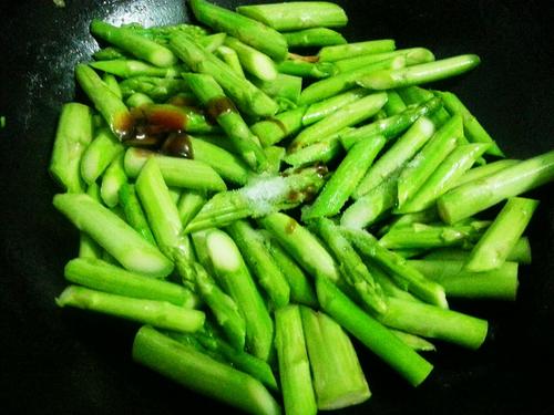 【芦笋炒虾仁】