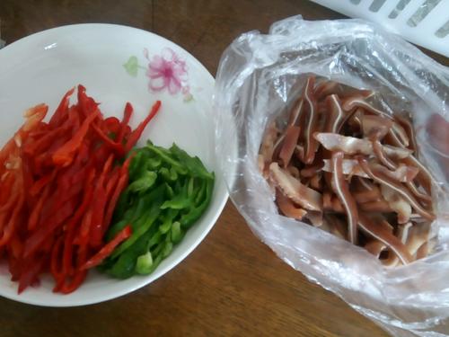 【辣椒猪耳朵】