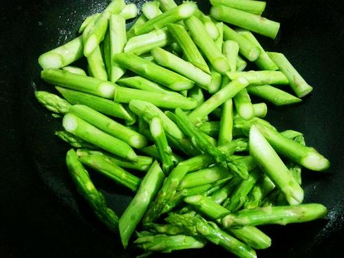 【芦笋炒虾仁】