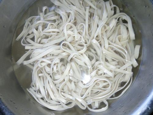 【青椒炒豆腐皮】