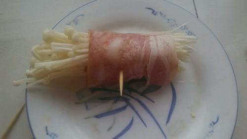 【培根金针菇卷】