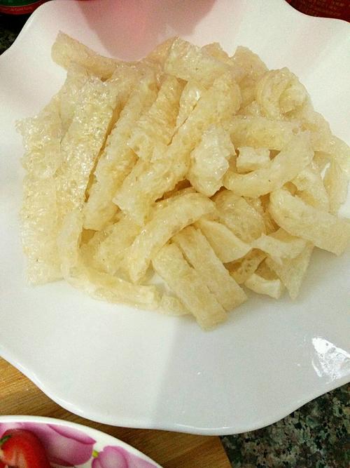 【虎皮椒炒肉皮】