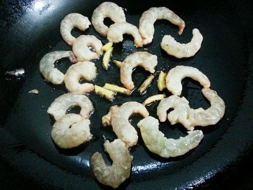 【芦笋炒虾仁】