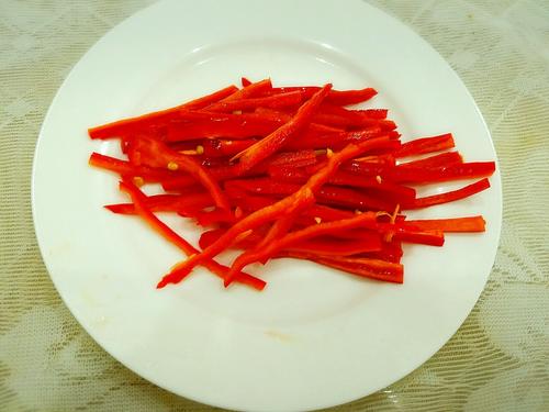 【红椒炒肚丝】