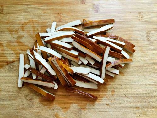 【香干炒蒜苔】