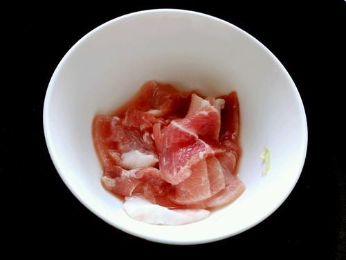 【土豆片尖椒炒肉】