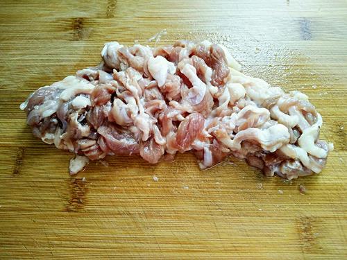 【蒜苔炒鸭片】