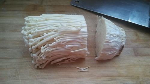 【培根金针菇卷】