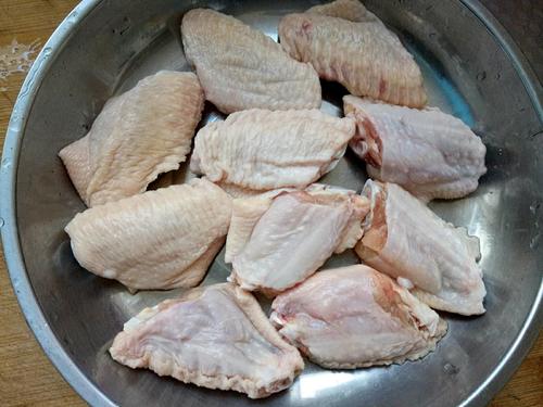 【秘制烤鸡翅】