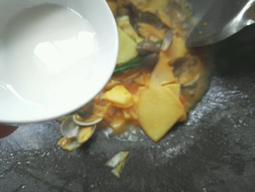 【酸笋炒花蛤】