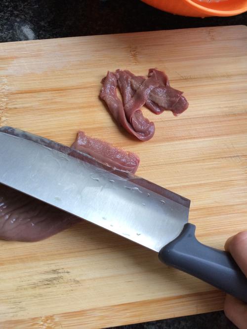 【秘制红汤猪腰】