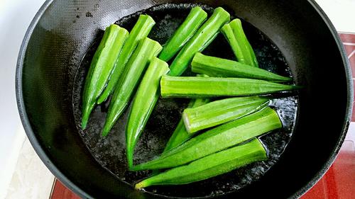 【秋葵炒鸡蛋】