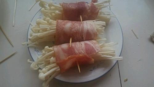 【培根金针菇卷】