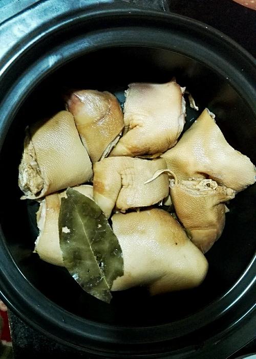 【药膳山药炖猪蹄】